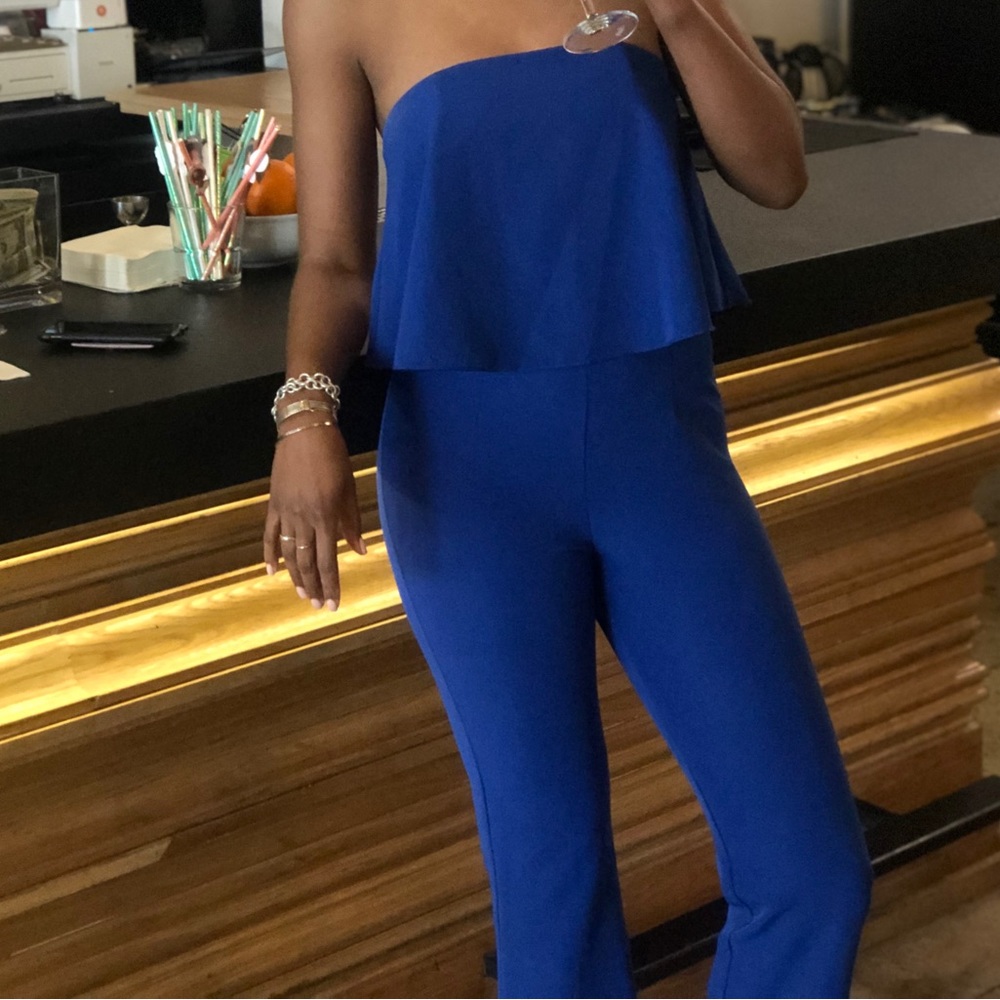Royal Blue jumpsuit! Giving all the body-ody